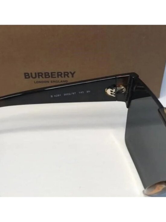 ?- Authentic New BurberryBE4291 - 300287 Oversize  Sunglasses